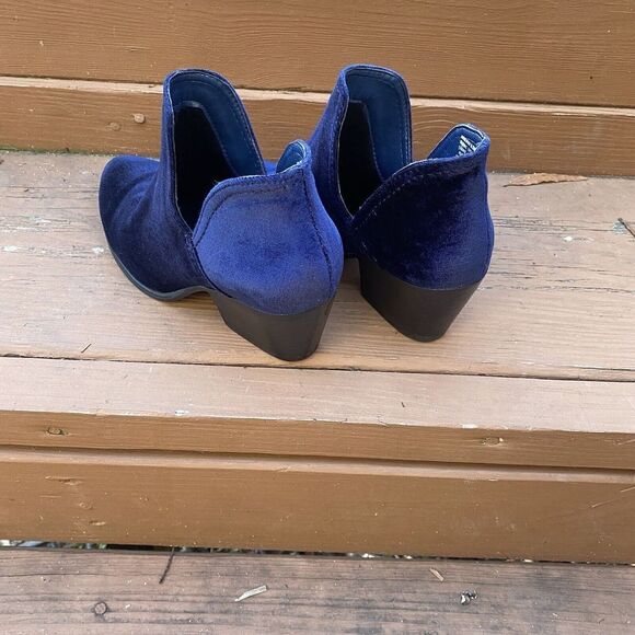 Steve Madden Blue Velvet Ankle Booties - Picture 15 of 16